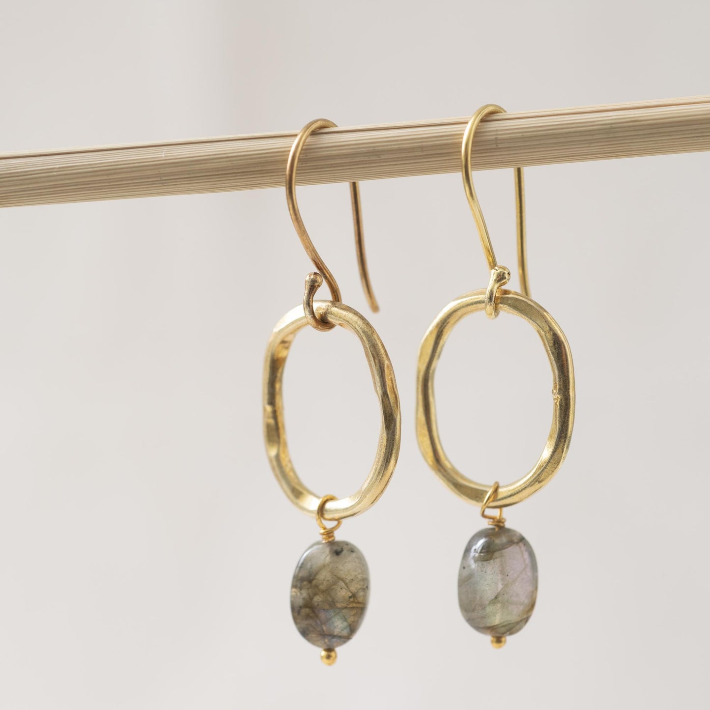 Ohrringe Graceful Labradorite Gold